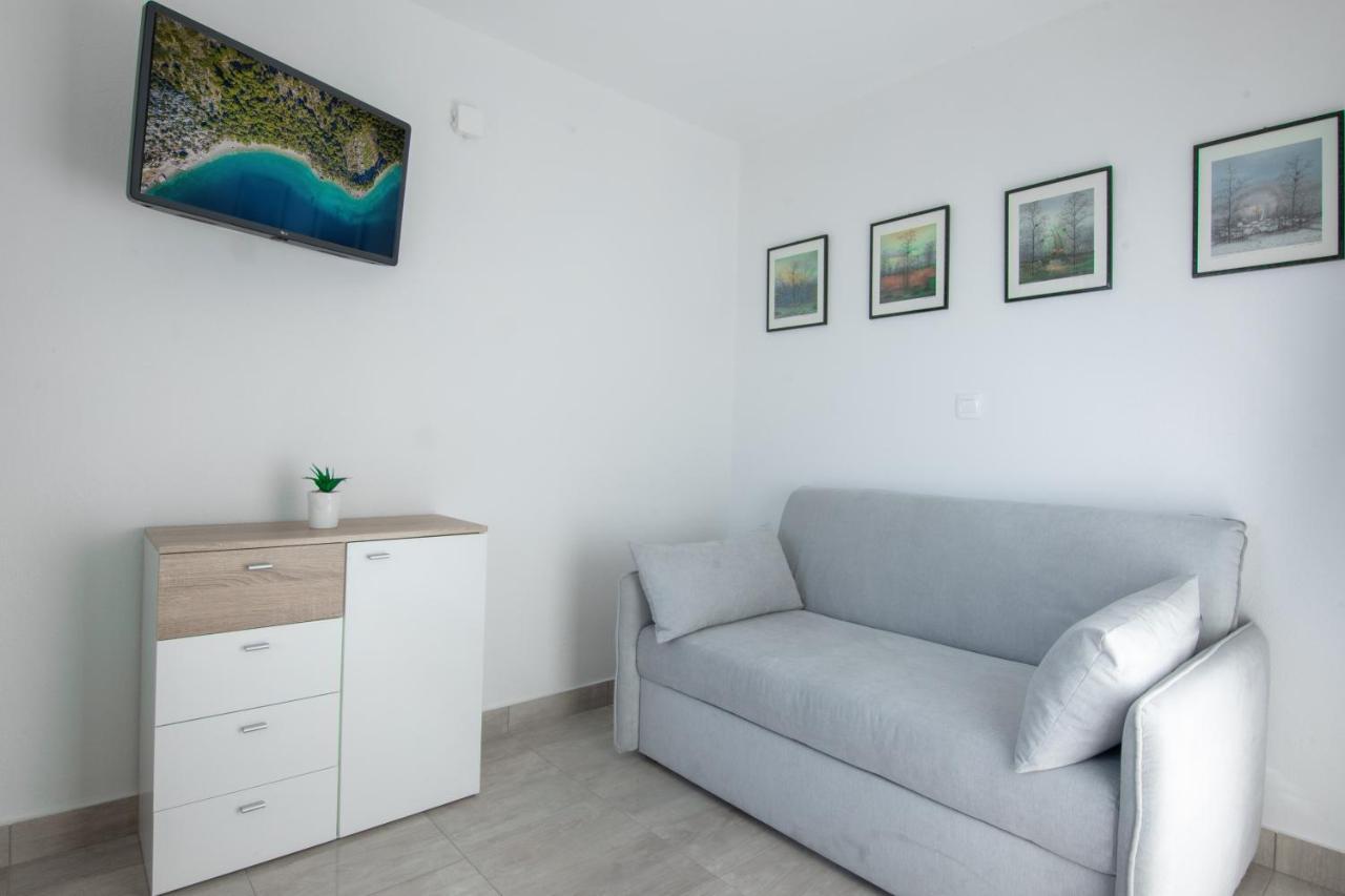 Villa Pelargonia Makarska Bagian luar foto